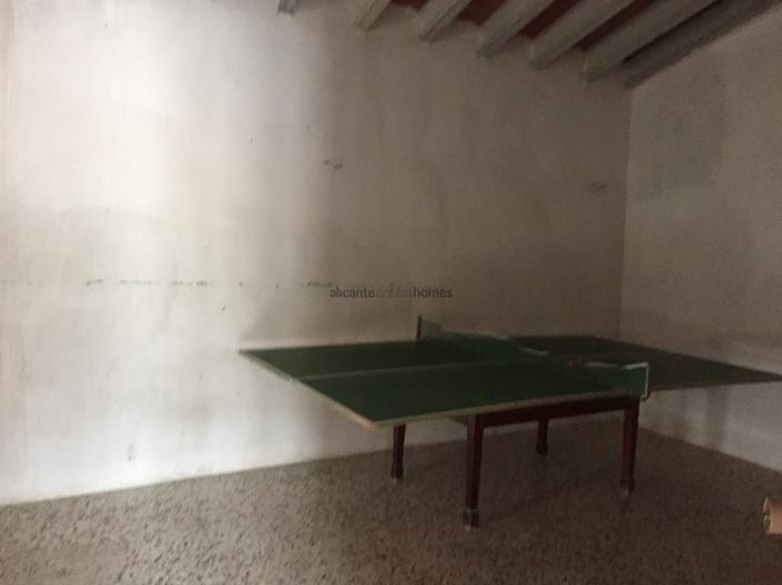 Image No.32-9 Bed Villa for sale