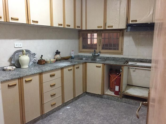 Image No.4-9 Bed Villa for sale