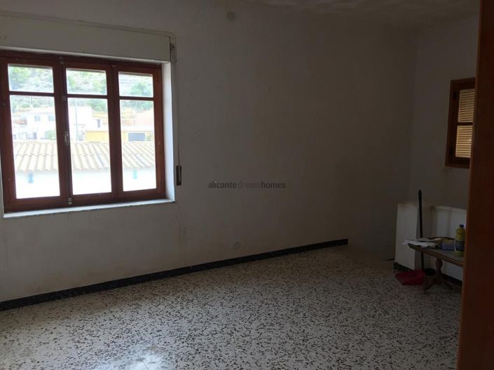 Image No.42-9 Bed Villa for sale