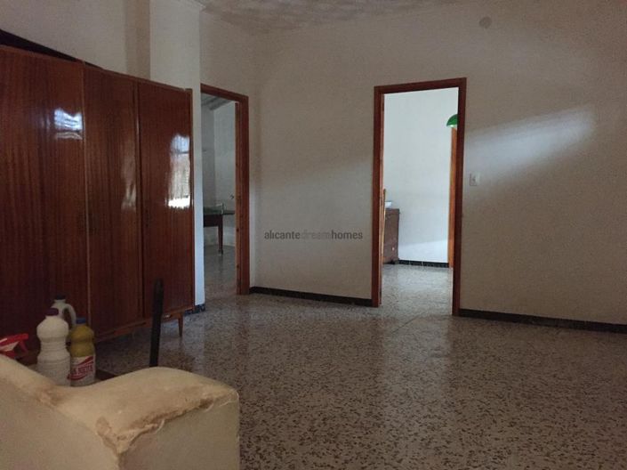 Image No.50-9 Bed Villa for sale