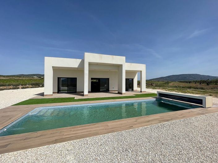 Image No.1-4 Bed Villa for sale