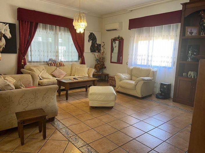 Image No.22-12 Bed Commercial for sale