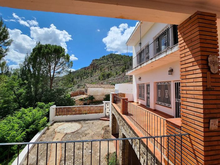 Image No.15-10 Bed Country House for sale