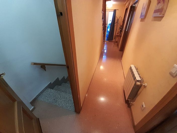 Image No.17-4 Bed Townhouse for sale