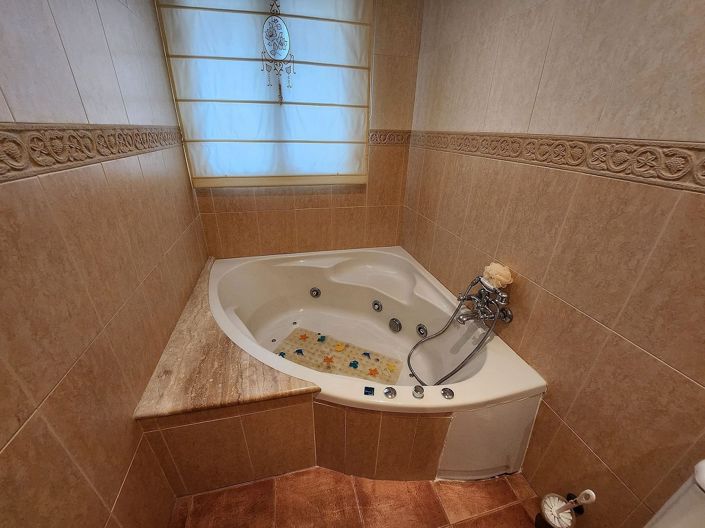 Image No.18-4 Bed Villa for sale