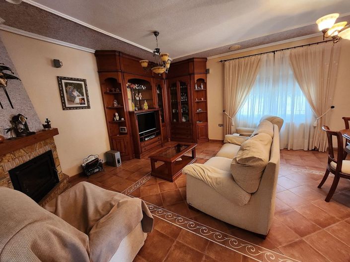 Image No.29-4 Bed Villa for sale