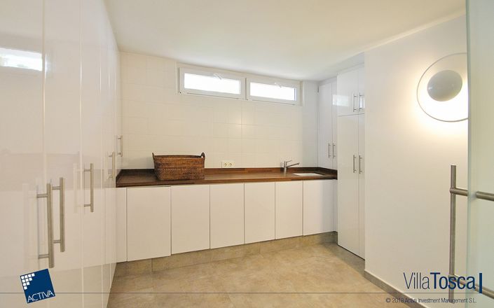 Image No.40-5 Bed Villa for sale