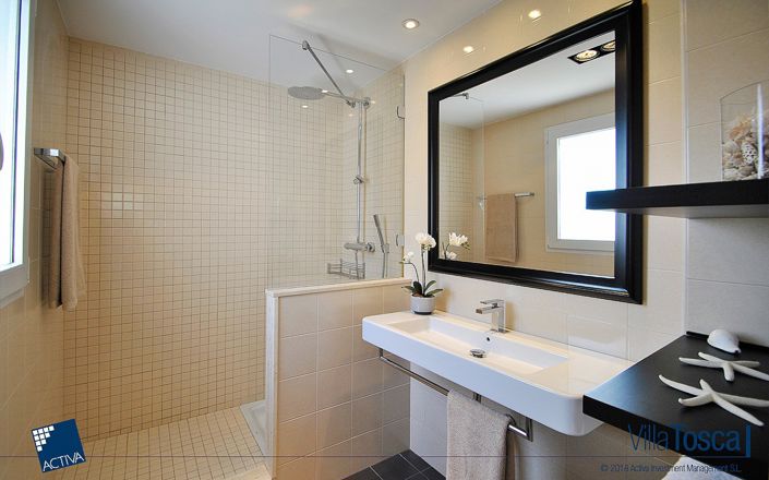 Image No.50-5 Bed Villa for sale