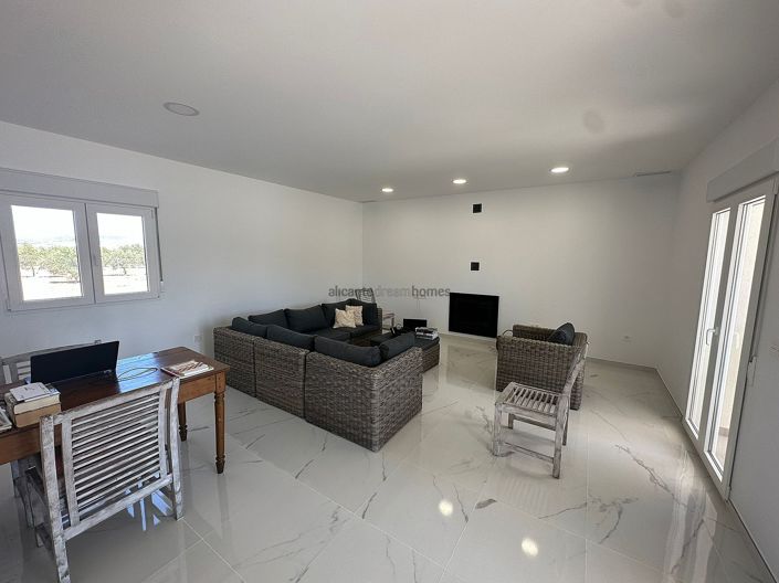 Image No.15-4 Bed Villa for sale