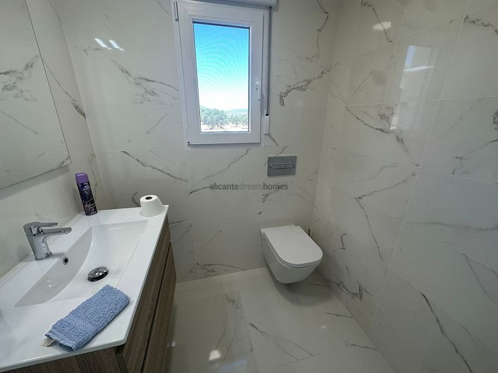 Image No.18-4 Bed Villa for sale