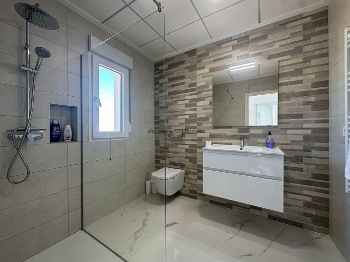 Image No.30-4 Bed Villa for sale