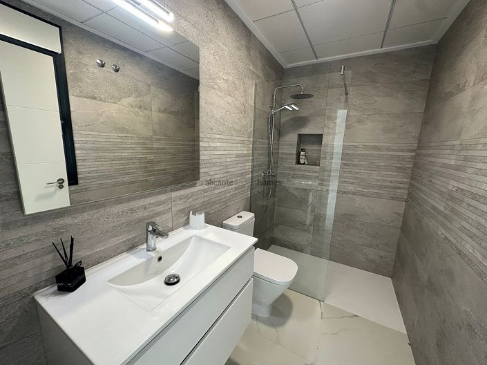 Image No.38-Villa de 4 chambres à vendre à Pinoso