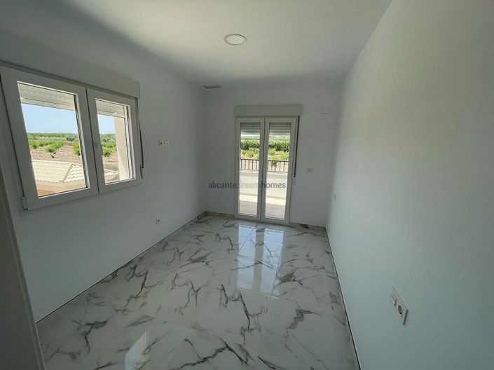 Image No.19-4 Bed Villa for sale