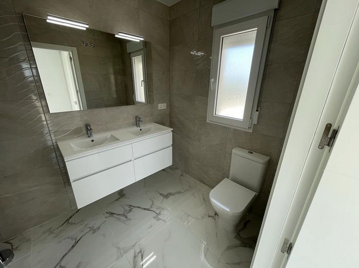 Image No.32-4 Bed Villa for sale