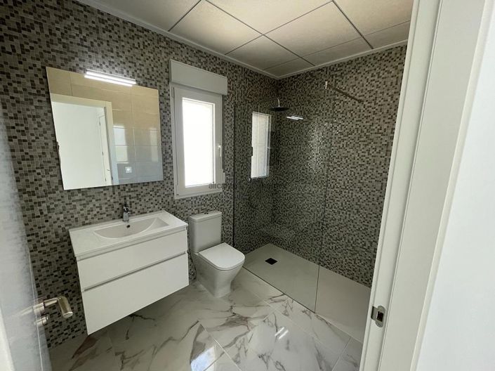 Image No.9-4 Bed Villa for sale