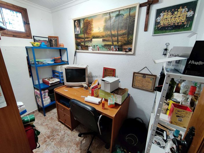 Image No.50-3 Bed Country House for sale