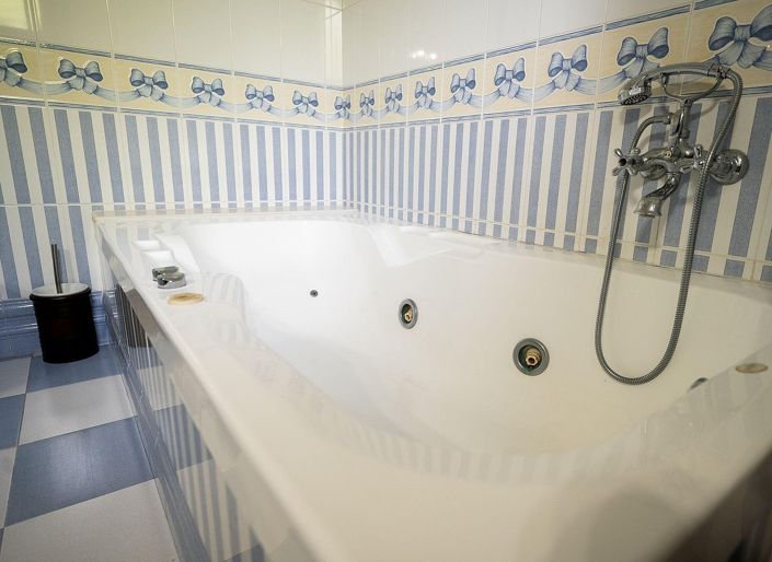 Image No.18-5 Bed Country House for sale