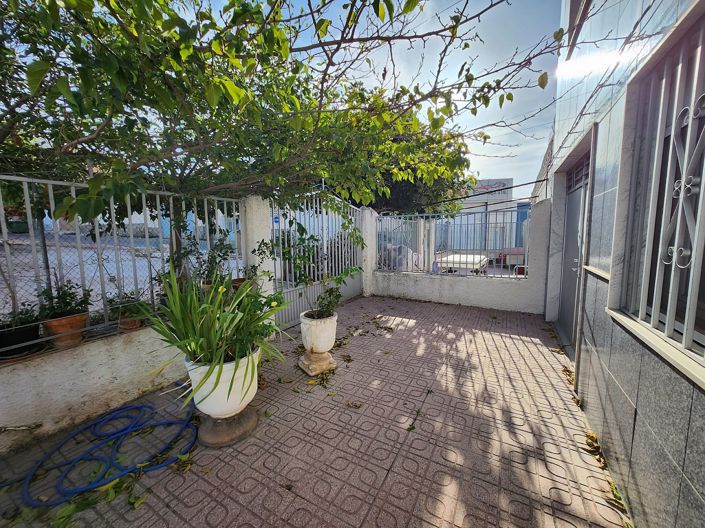 Image No.2-6 Bed Townhouse for sale