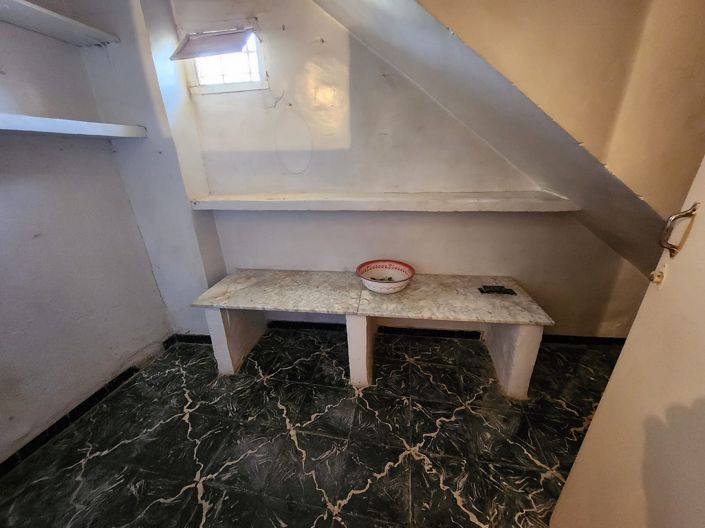 Image No.22-6 Bed Townhouse for sale