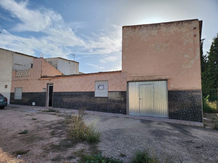 Image No.9-6 Bed Townhouse for sale