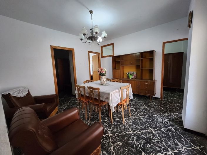 Image No.3-6 Bed Townhouse for sale