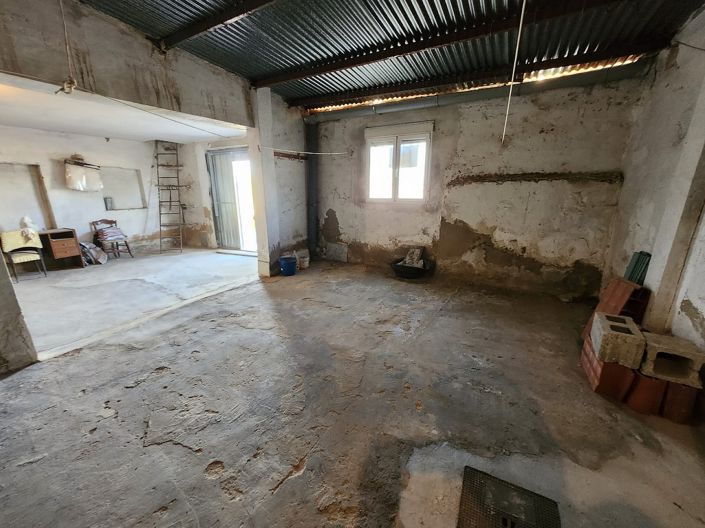 Image No.32-6 Bed Townhouse for sale