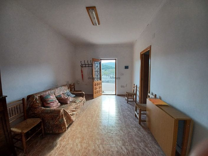 Image No.12-3 Bed Country House for sale