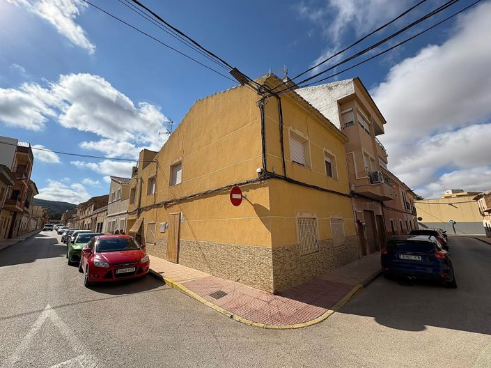 Image No.1-5 Bed Townhouse for sale