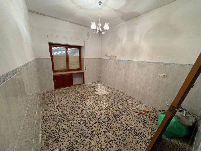 Image No.11-5 Bed Townhouse for sale