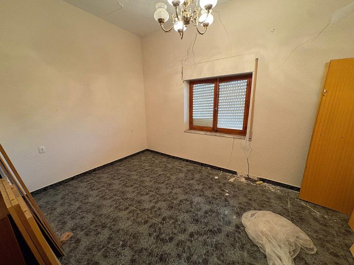 Image No.13-5 Bed Townhouse for sale