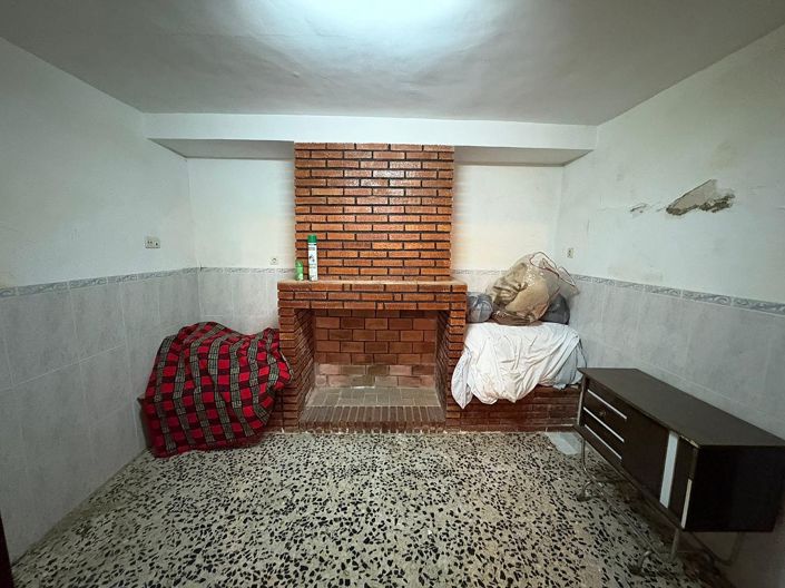 Image No.14-5 Bed Townhouse for sale