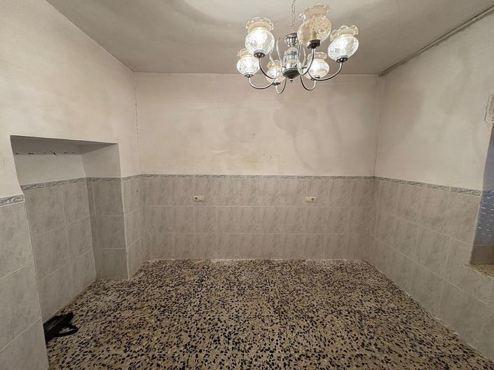 Image No.20-5 Bed Townhouse for sale