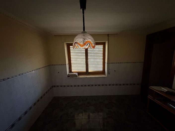 Image No.27-5 Bed Townhouse for sale