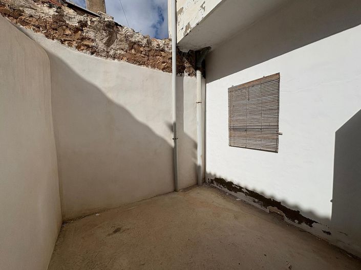 Image No.6-5 Bed Townhouse for sale