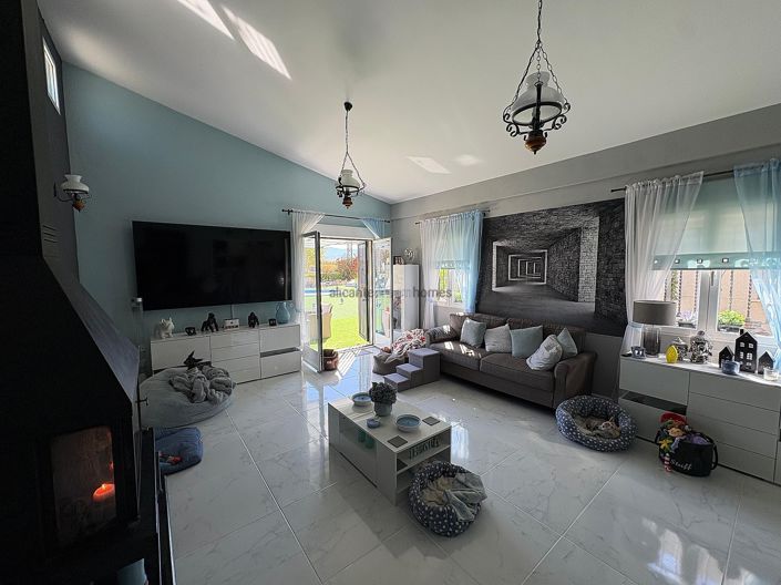 Image No.14-3 Bed Villa for sale