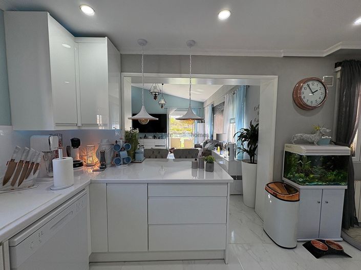 Image No.19-3 Bed Villa for sale