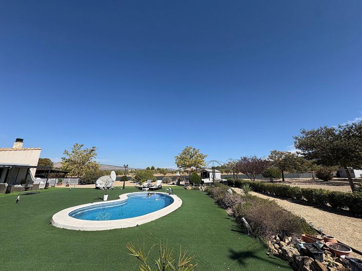 Image No.9-3 Bed Villa for sale