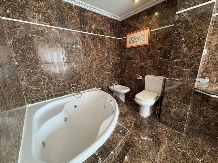 Image No.19-2 Bed Apartment for sale