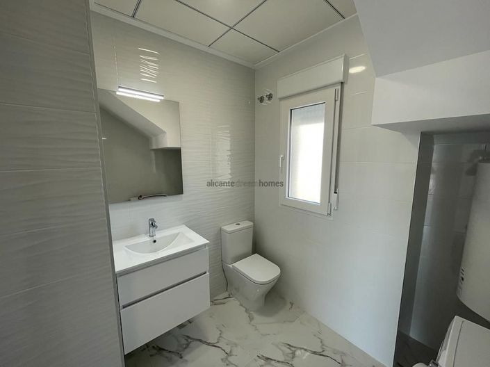 Image No.18-4 Bed Villa for sale