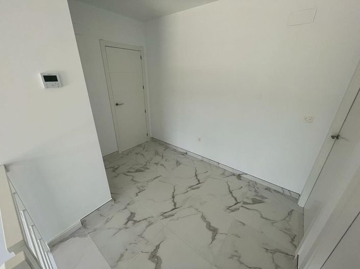 Image No.21-4 Bed Villa for sale