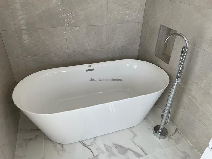 Image No.9-4 Bed Villa for sale