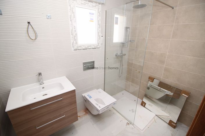 Image No.12-4 Bed Villa for sale