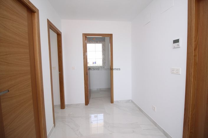 Image No.13-4 Bed Villa for sale