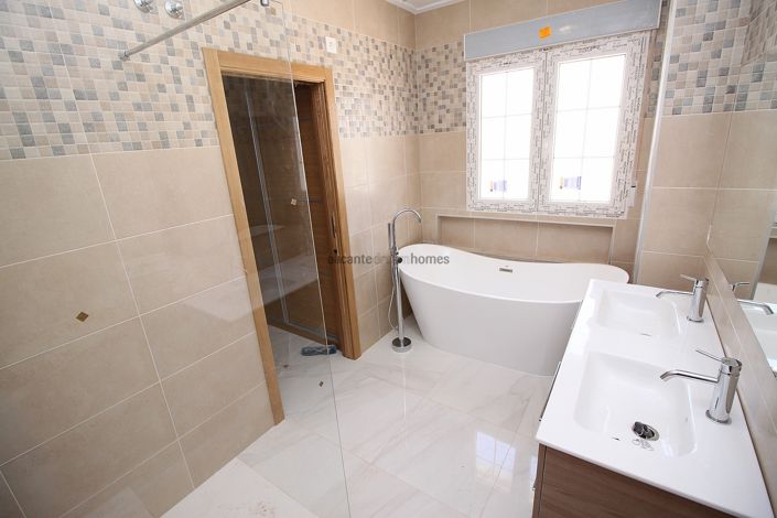 Image No.20-4 Bed Villa for sale