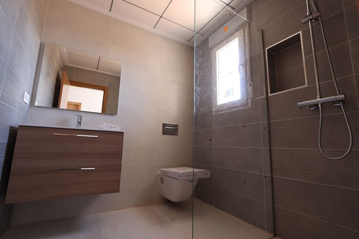 Image No.8-4 Bed Villa for sale