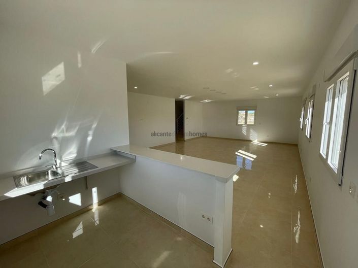 Image No.3-6 Bed Villa for sale