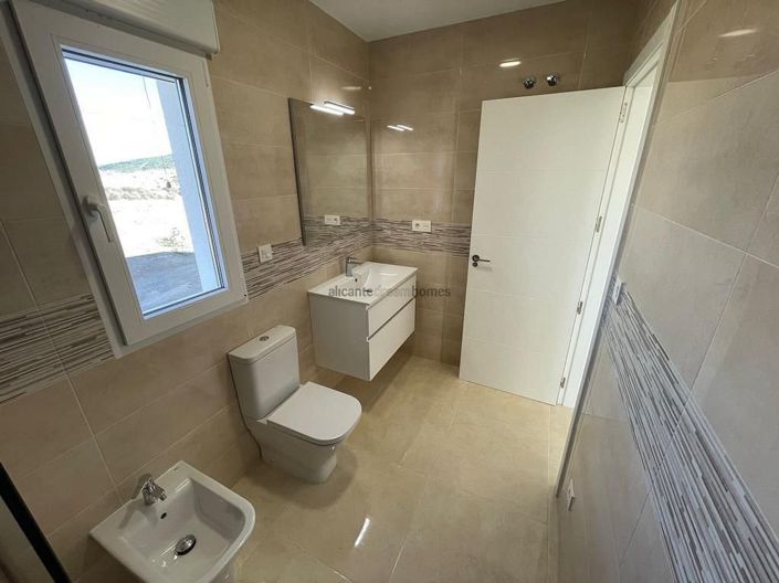 Image No.4-6 Bed Villa for sale