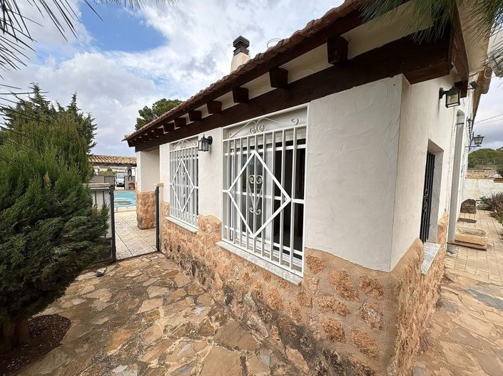 Image No.15-5 Bed Semi-Detached for sale