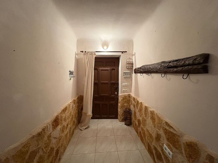 Image No.16-5 Bed Semi-Detached for sale