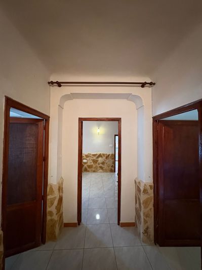Image No.17-5 Bed Semi-Detached for sale
